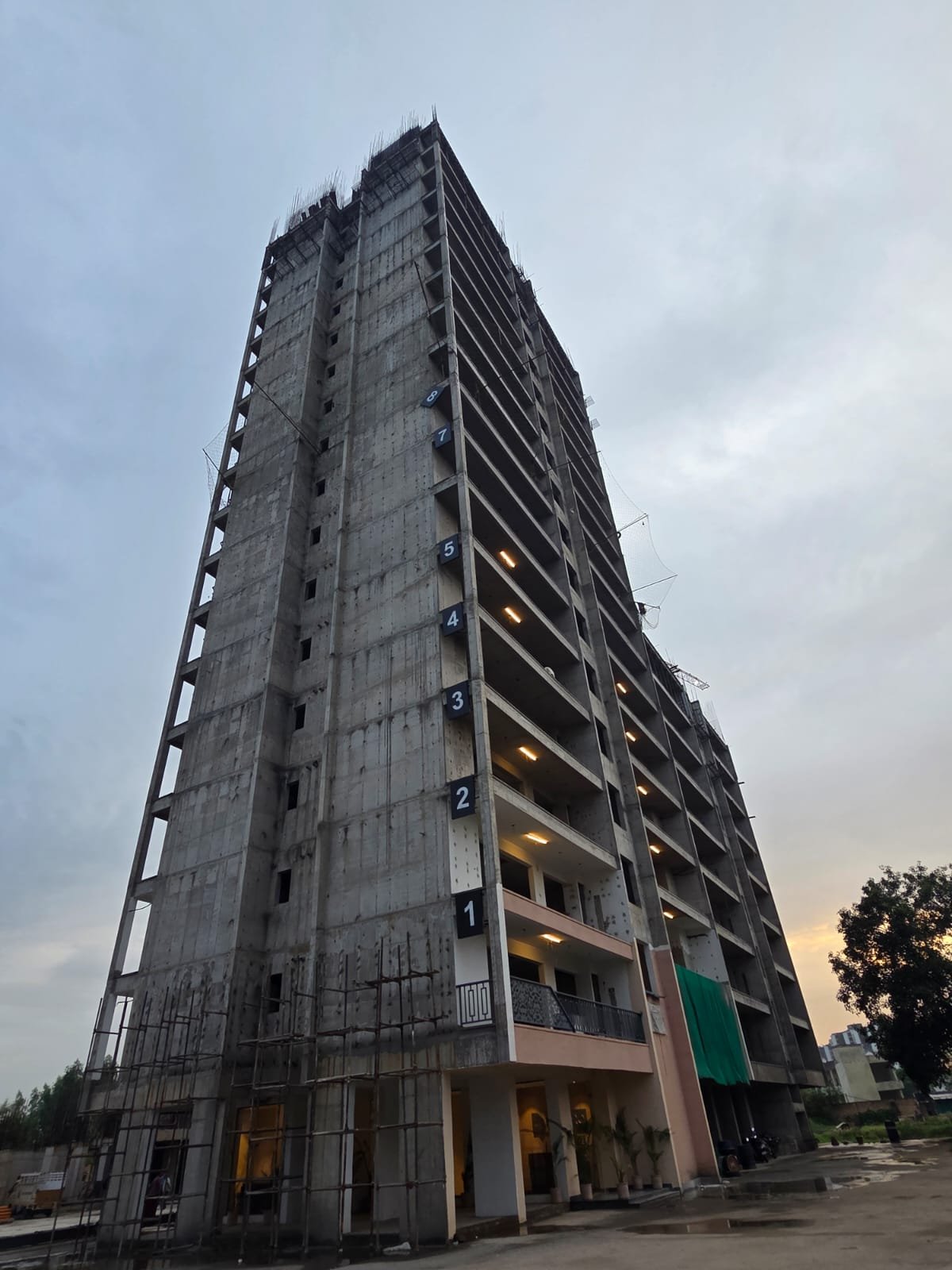 Rooseró Elena tower construction