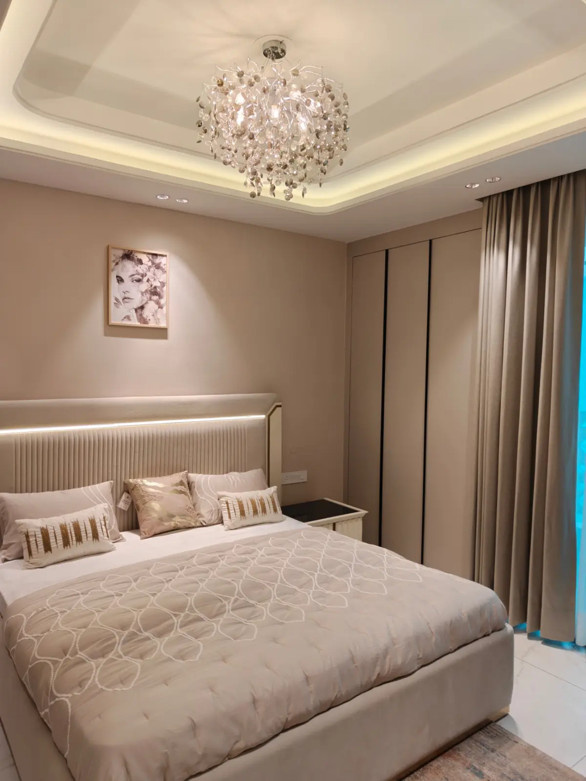 Rooseró Elena guest bedroom